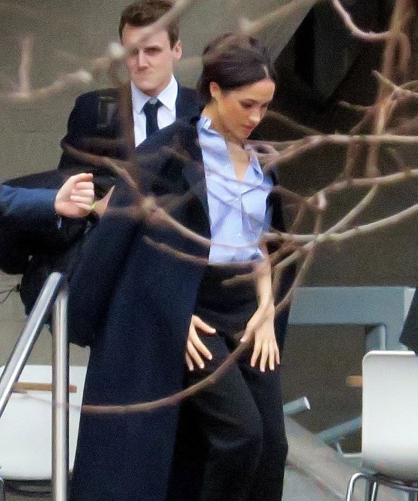 POČETAK KRAJA? Meghan Markle uhvaćena bez prstena na ruci