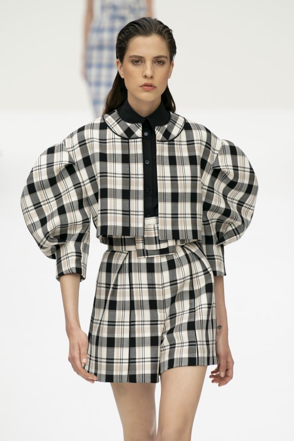 Snažne žene, još ‘snažnija’ ramena