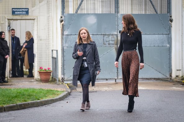 Kate Middleton odjenula suknju čija je trenutna cijena 80 kuna