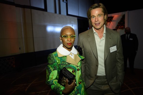 Zašto su svi gledali u sako Brada Pitta?