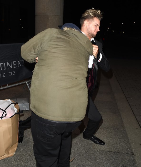 Nakon dodjela nagrada potukao se s fotografom pa šokirao mnoge