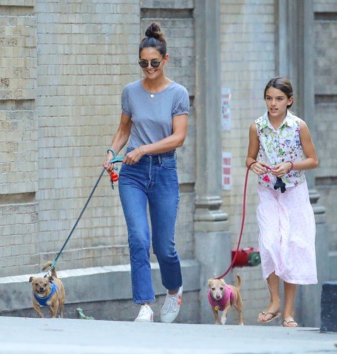 NOVI POSAO Katie Holmes u kritičnoj besparici