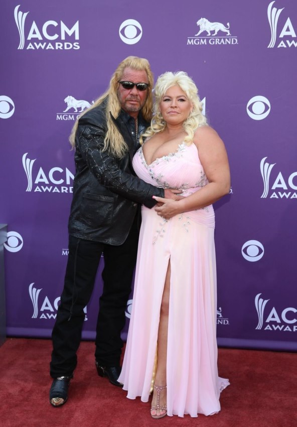 Nekoliko mjeseci nakon smrti supruge, zaprosio sinovu bivšu djevojku