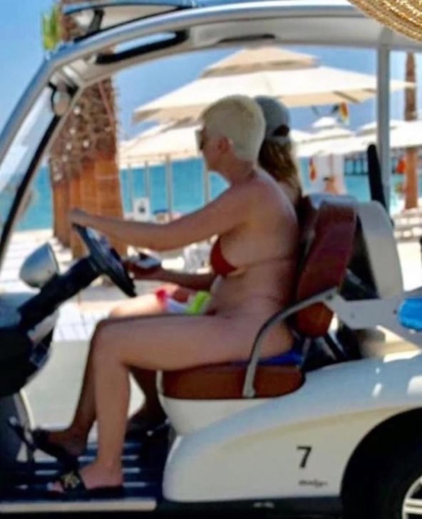 Pogledajte kako je Karleuša izgledala na početku karijere