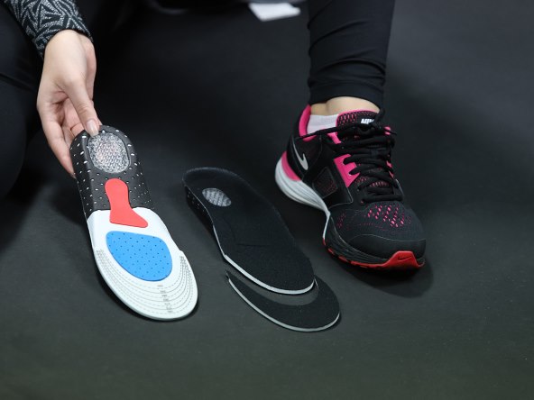 Jeftin i jednostavan način kako da svaku obuću učiniš 3 puta udobnijom!