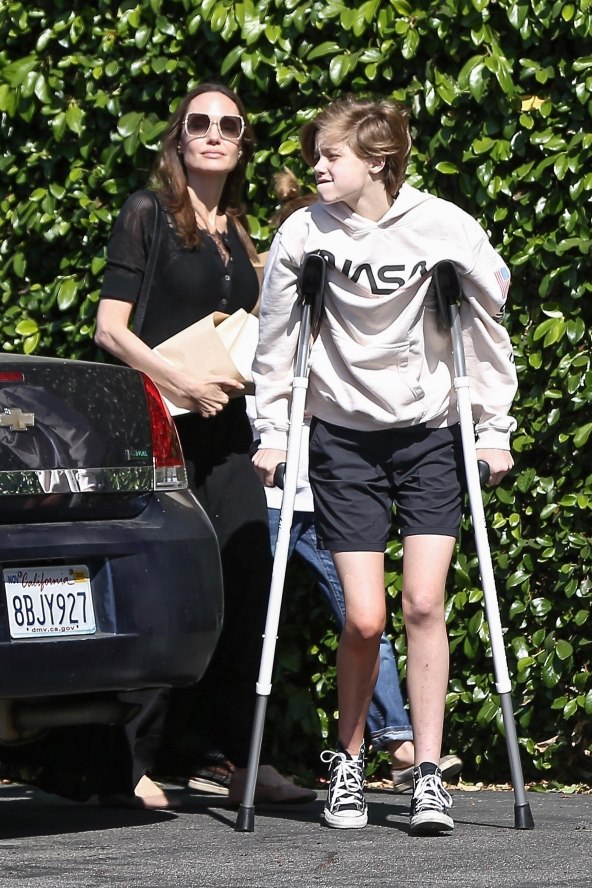 BOJI SE Angelini Jolie dvije kćeri završile na operaciji