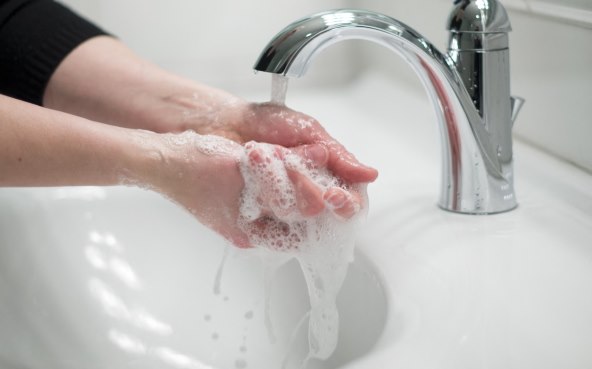 SPRIJEČIMO ZARAZU Mjesta panici nema, ali bitno je pridržavati se uputa