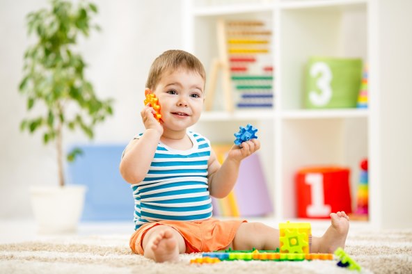 KREATIVNE IDEJE Kako zabaviti djecu kod kuće?