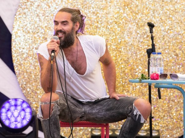 Opustite se i zabavite uz top 10 celebrity podcasta