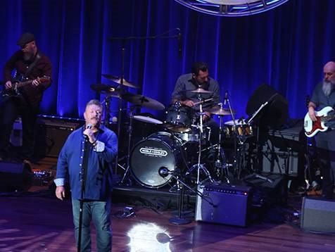 PREMINUO PJEVAČ Prije dva dana je saznao da se zarazio