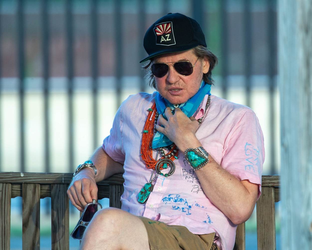 Val Kilmer boluje od raka grla