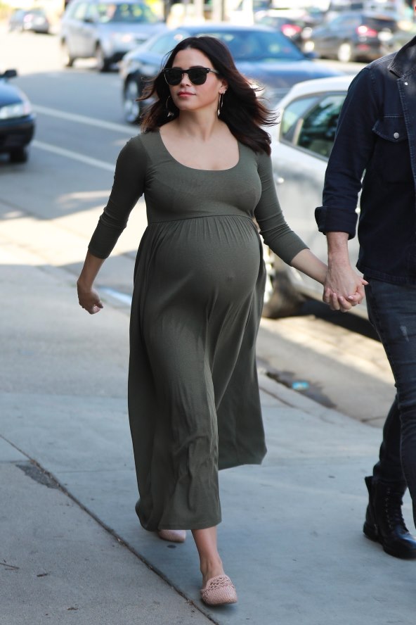 SVE JE U MAXI HALJINAMA Glumica kao modna inspiracija mnogim trudnicama