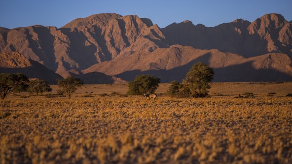 PUTOVANJE OKO SVIJETA Izložba fotografija Gorana Jovića