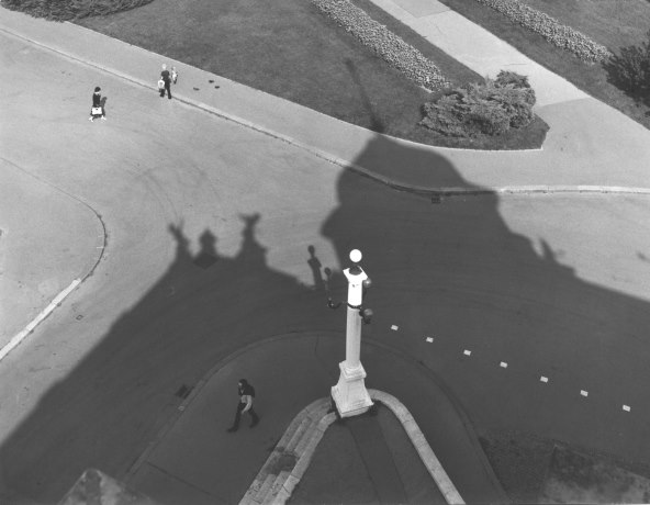 POP UP IZLOŽBA SLAVKE PAVIĆ 'Hodanje i fotografija liječe'