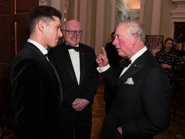 Princ Charles obratio se nezaposlenima: 'Idite brati voće'