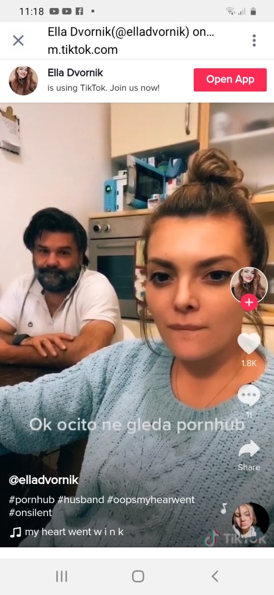 Ella Dvornik 'hvatala' Charlesa u gledanju porno filmova