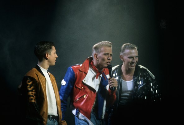 Tijekom koncerta uživo spasio život obožavateljici koja se htjela ubiti