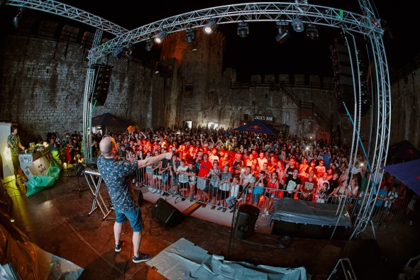 Trogirsko ljeto zagrijat će brojni izvođači KulaKula Festivala!
