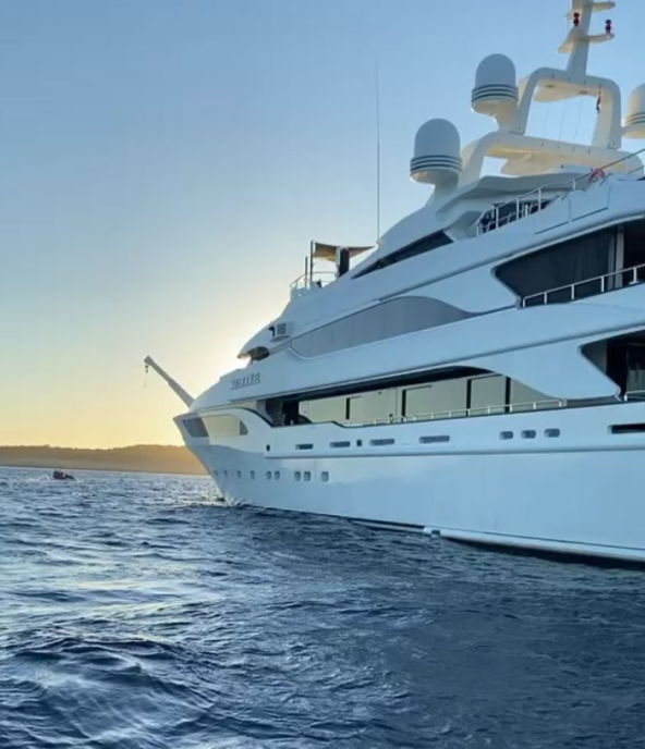 'Kralj Instagrama' stigao u Hrvatsku jahtom punom golišavih djevojaka