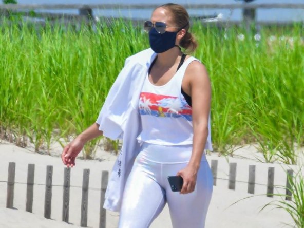 Neprepoznatljiva Jennifer Lopez: 'natukla' višak kilograma