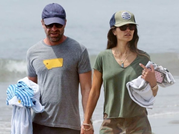 Poznata glumica dva dana nakon razvoda izmjenjuje strasti s drugim na plaži