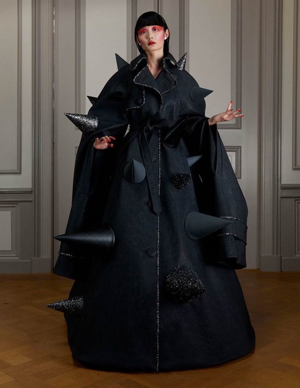 Kako su Viktor&Rolf pandemiju s dozom CHIC IRONIJE ucrtali u haute couture?