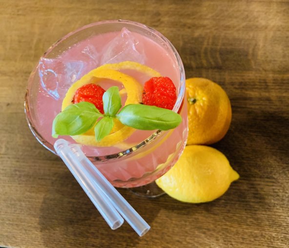 Koktel Jagodino po recepturi glumice Petre Kraljev