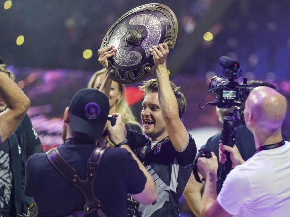 MODERNA OVISNOST Jeste li i vi dio tih 6,6 milijuna sati?