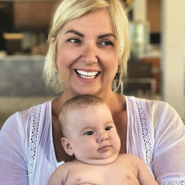 Danijelu Dvornik napali zbog toga što je dala unučici da jede rukama