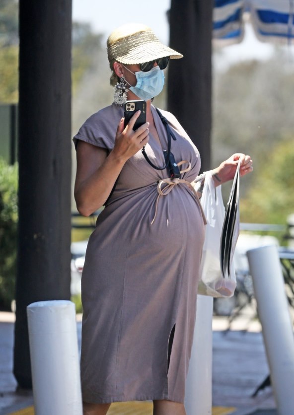 ZATRAŽIO ZABRANU PRILASKA Glumac se zbog straha ne odvaja od suzavca