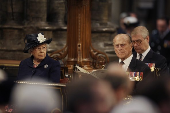 Napokon se zna kad kraljica odlazi u mirovinu i prepušta krunu