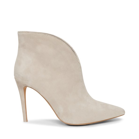 MUST HAVE čizme ove jeseni obožava i Viktorija Rađa