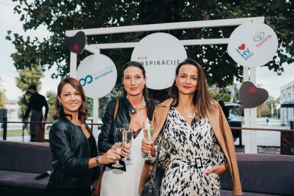 Pseći život na visokoj nozi