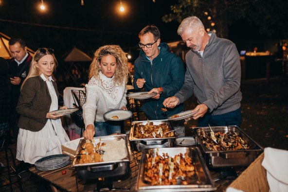 Pseći život na visokoj nozi