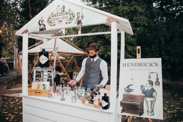 Pseći život na visokoj nozi