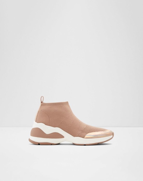 NAPOKON Znamo gdje možete pronaći obuću kakvu obožavaju  Brad Pitt i J.Lo