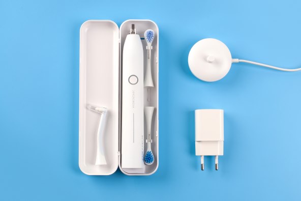 Koju tajnu krije nova zubna četkica CURAPROX Hydrosonic PRO?