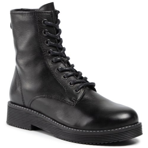 Ove jeseni nosimo crne čizme u svim prilikama