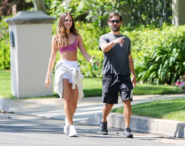 PRISILA NA BRAK? Djevojka glumca hitno želi prsten na ruci