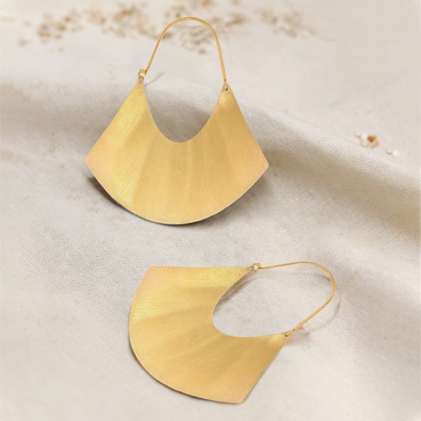 Nakit i satovi idealan su božićni dar. Kupite ih na Black Friday popustu