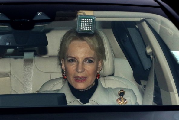 KENSINGTONSKA PALAČA NA NOGAMA Princeza pozitivna na Covid-19