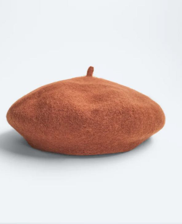 Beretke do 130 kuna po uzoru na protagonisticu serije 'Emily u Parizu'