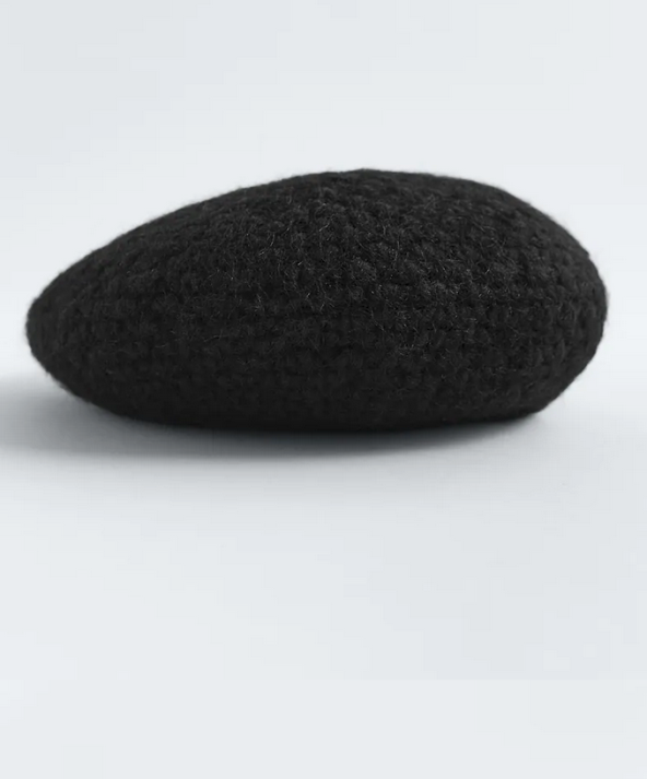 Beretke do 130 kuna po uzoru na protagonisticu serije 'Emily u Parizu'