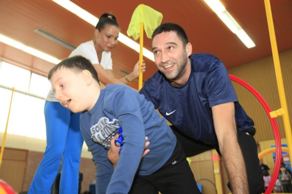 Sportaši uoči Božića razveselili mališane iz udruge Ljubav na djelu 