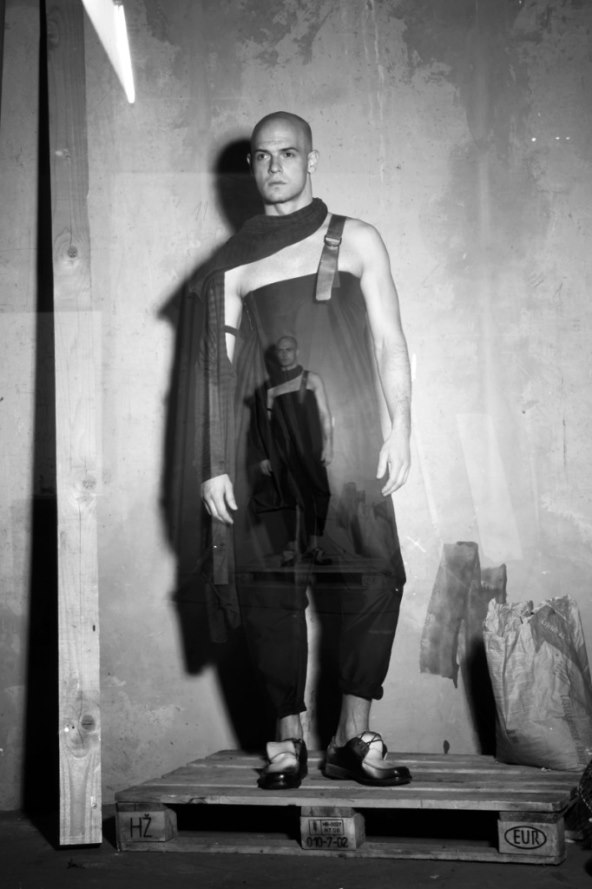 Tomislav Bahorić odijeva Mislava Čavajdu