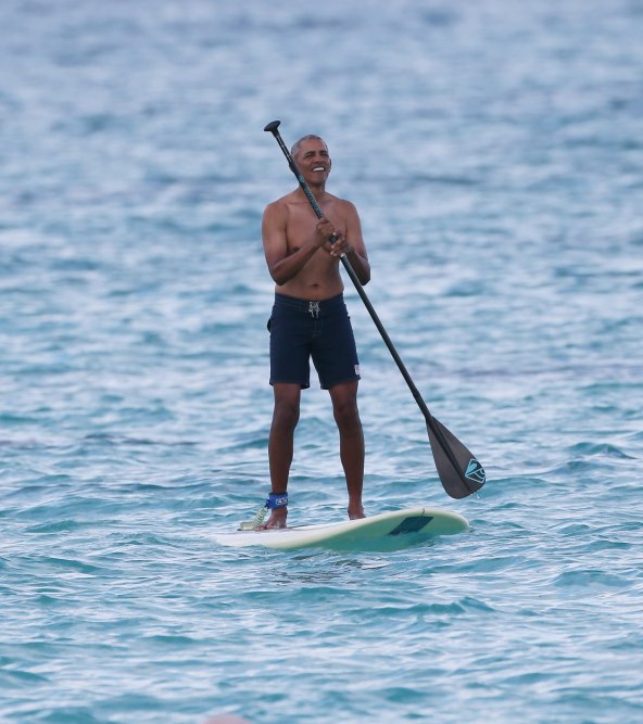 KAKAV TORZO! Barack Obama (59) posramio bi i mlađe fit figurom