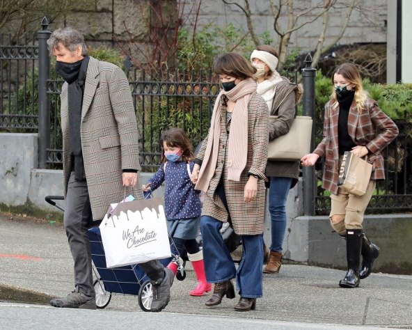 Kći Mille Jovovich u Cannesu