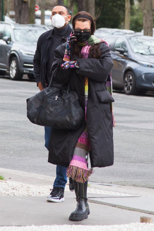 Ovaj topmodel savršeno kopira stil Bernieja Sandersa