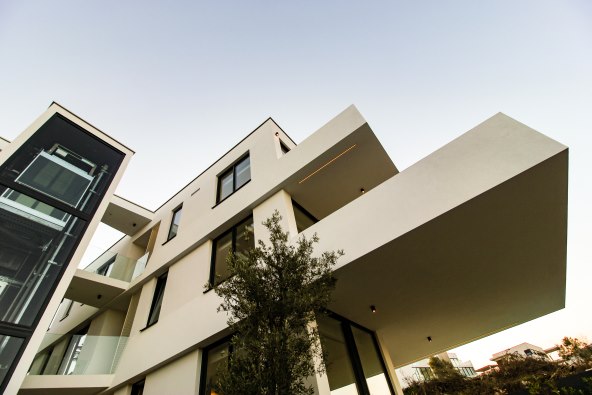 Vrhunska suvremena arhitektura s Kvarnerom na dlanu