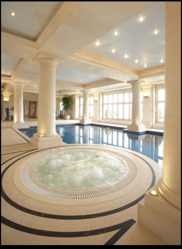 Robbie Williams prodaje ukleti engleski dvorac i seli bliže Hrvatskoj